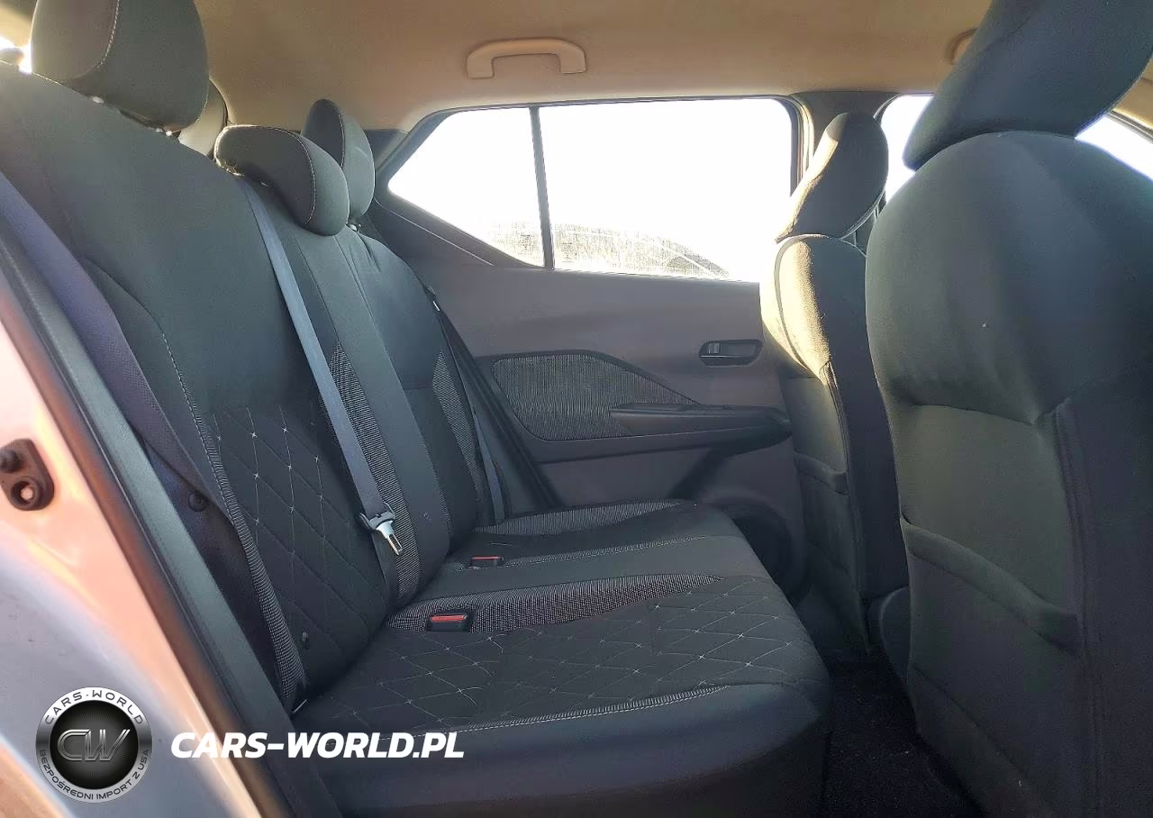 2019 Nissan Kicks S VIN:3N1CP5CU4KL513409 - 10