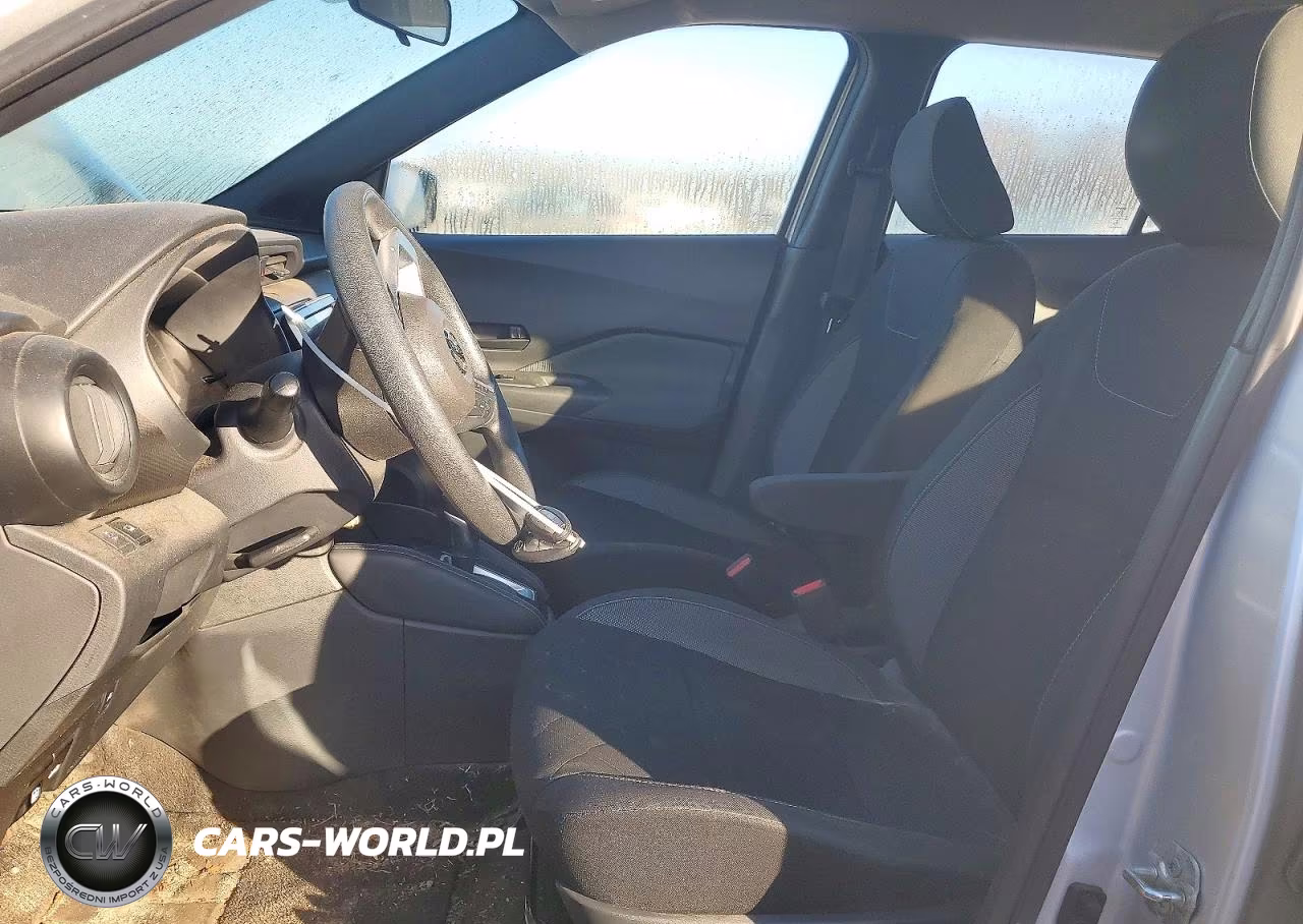 2019 Nissan Kicks S VIN:3N1CP5CU4KL513409 - 7