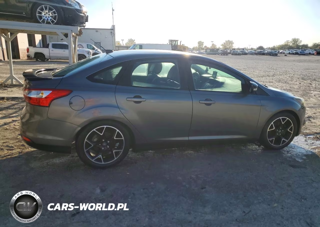 2014 Ford Focus Se VIN:1FADP3F20EL129231 - 3