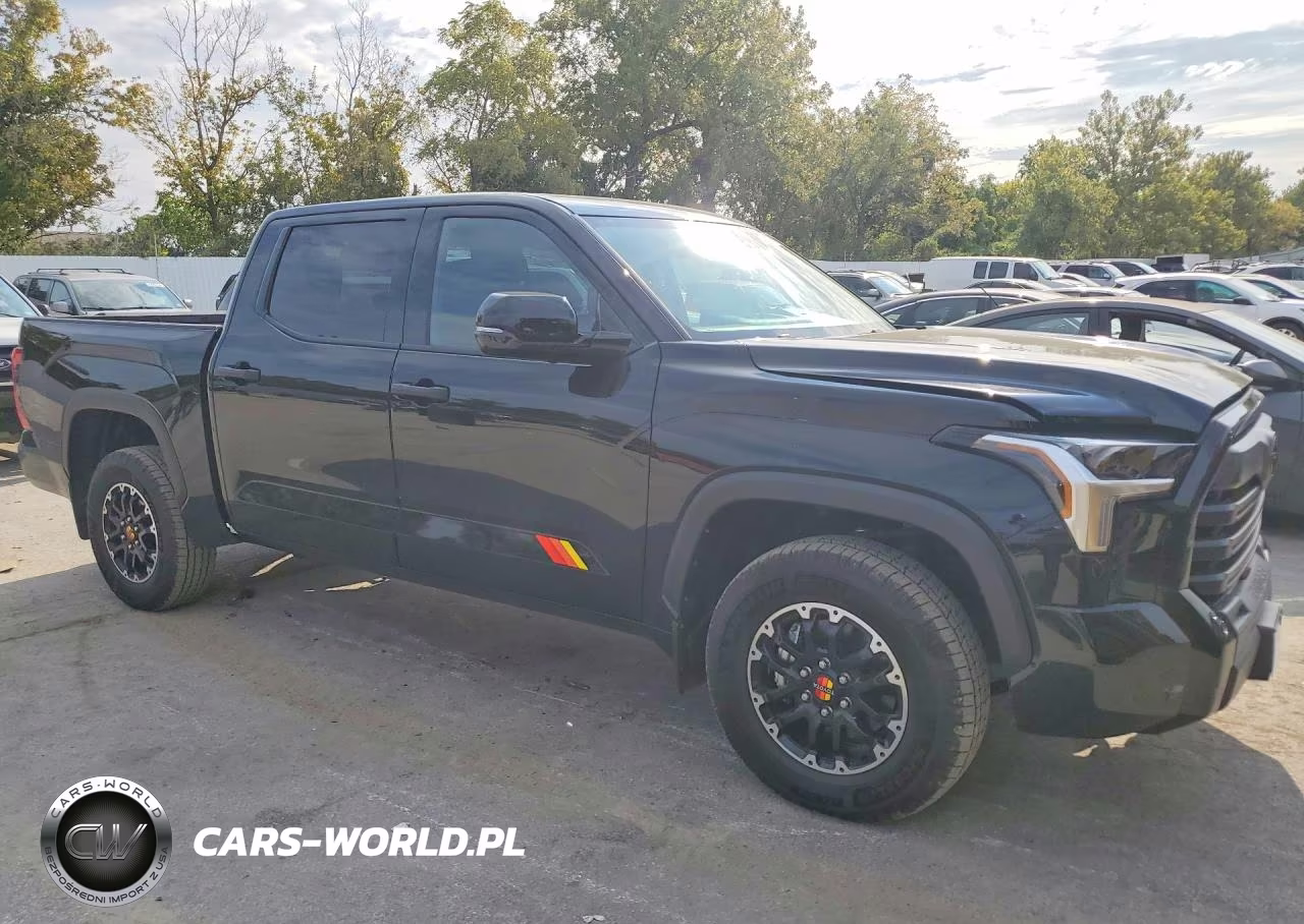 2025 Toyota Tundra Crewmax Limited VIN:5TFWA5DB8SX333315 - 4