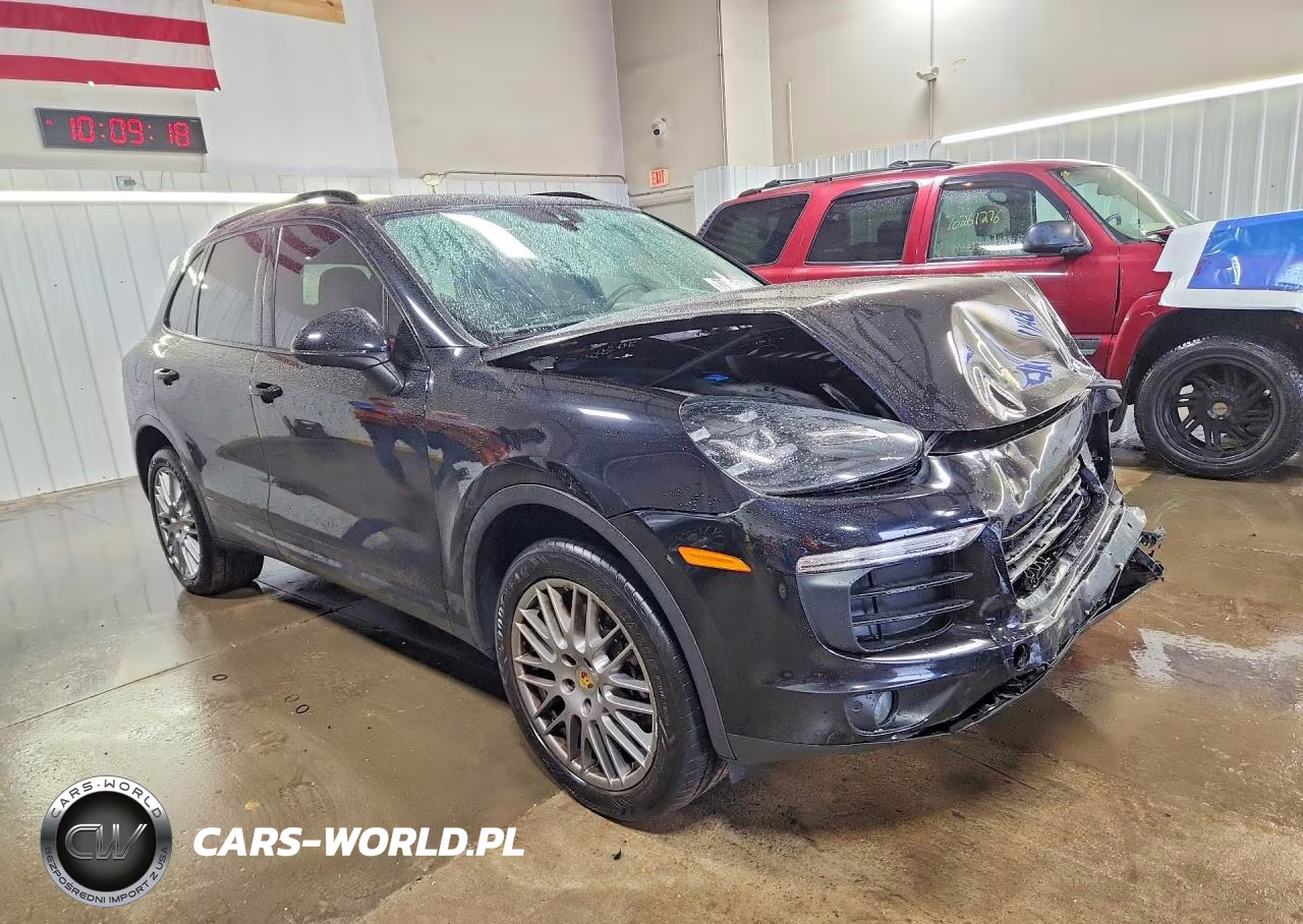 2018 Porsche Cayenne VIN:WP1AA2A28JKA05383 - 4