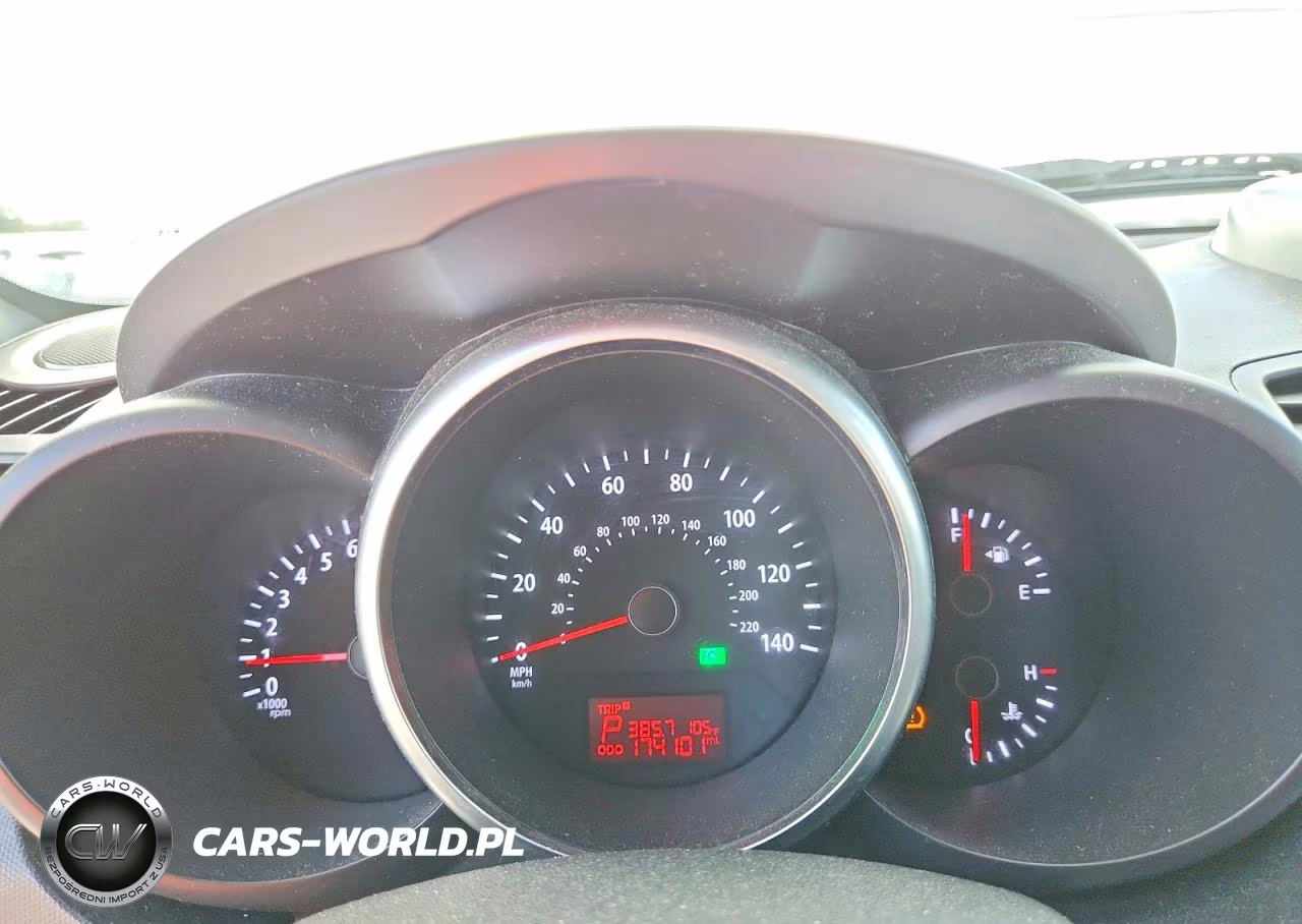 2012 Kia Soul + VIN:KNDJT2A6XC7412108 - 9