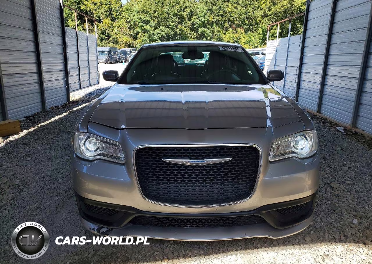 2016 Chrysler 300 Limited VIN:2C3CCAAG3GH229627 - 5