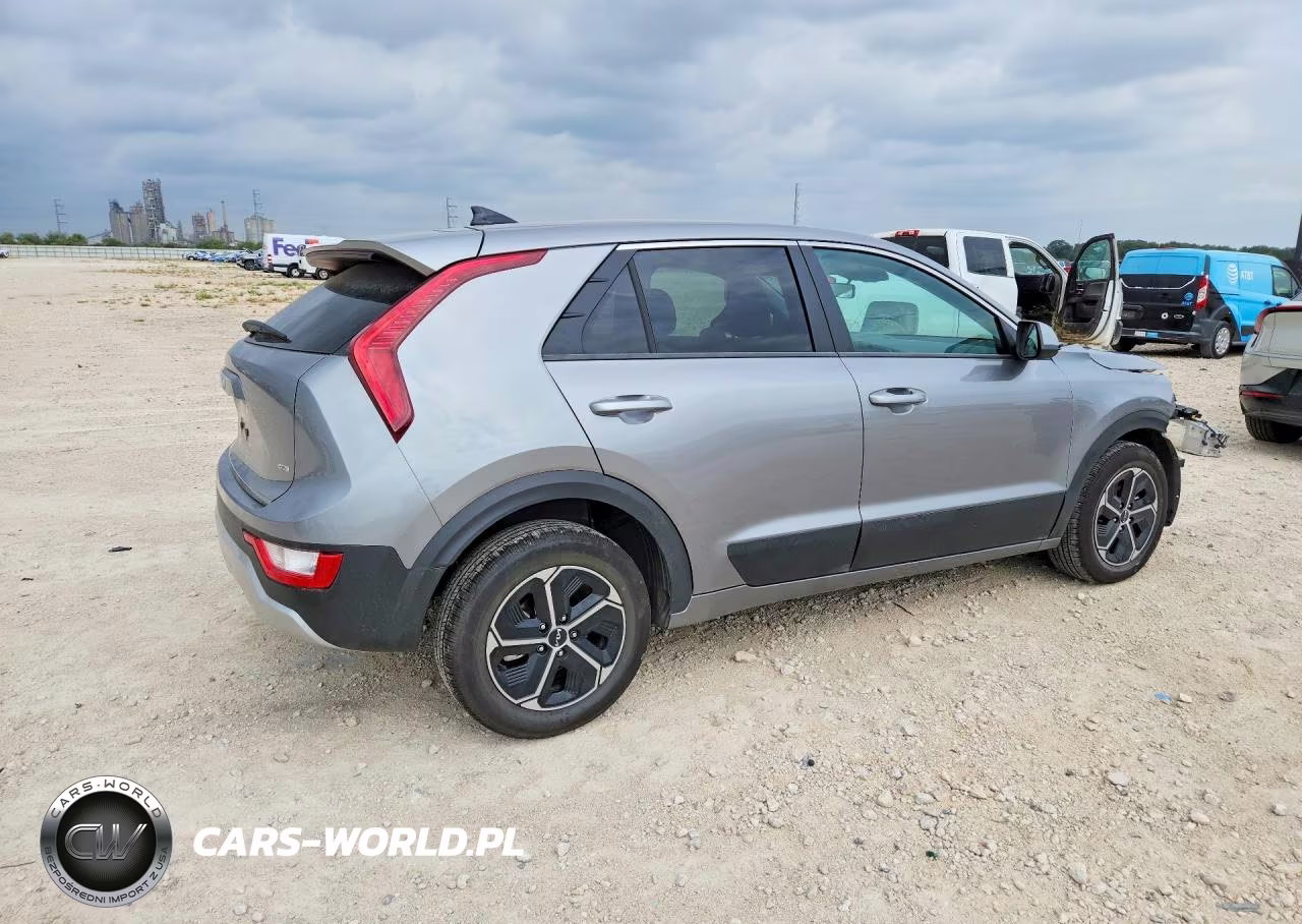 2026 Kia Niro Lx VIN:KNDCP3LE2T5358645 - 3