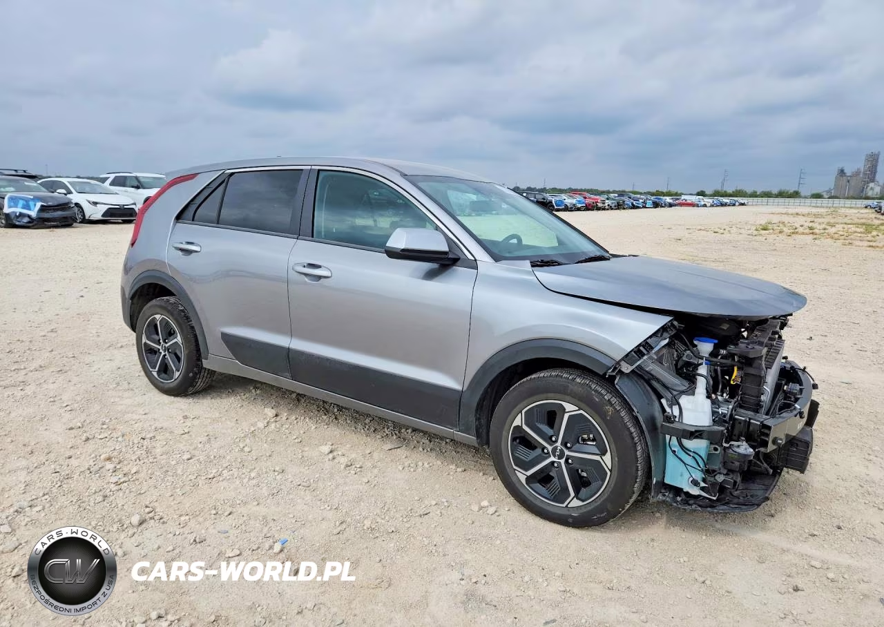 2026 Kia Niro Lx VIN:KNDCP3LE2T5358645 - 4