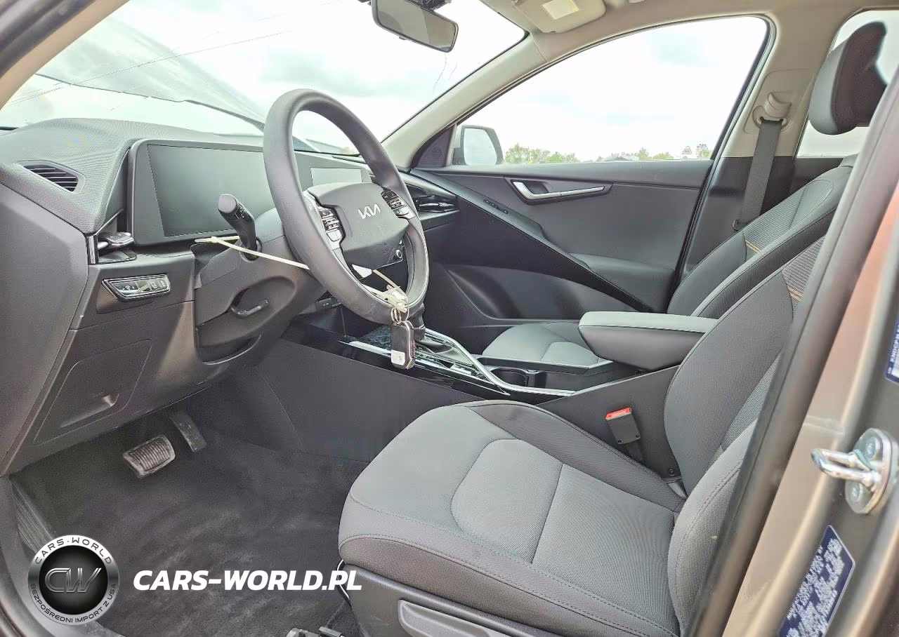 2026 Kia Niro Lx VIN:KNDCP3LE2T5358645 - 7