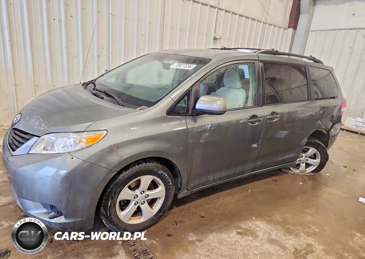 2014 Toyota Sienna Le VIN:5TDKK3DC3ES524742 - 1