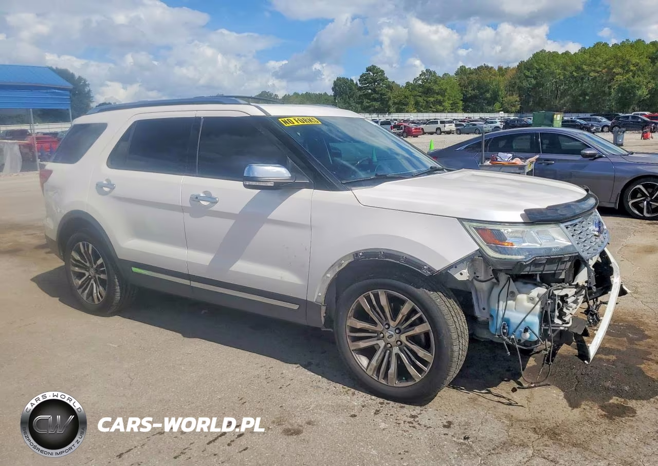 2017 Ford Explorer Platinum VIN:1FM5K8HT7HGB31292 - 4