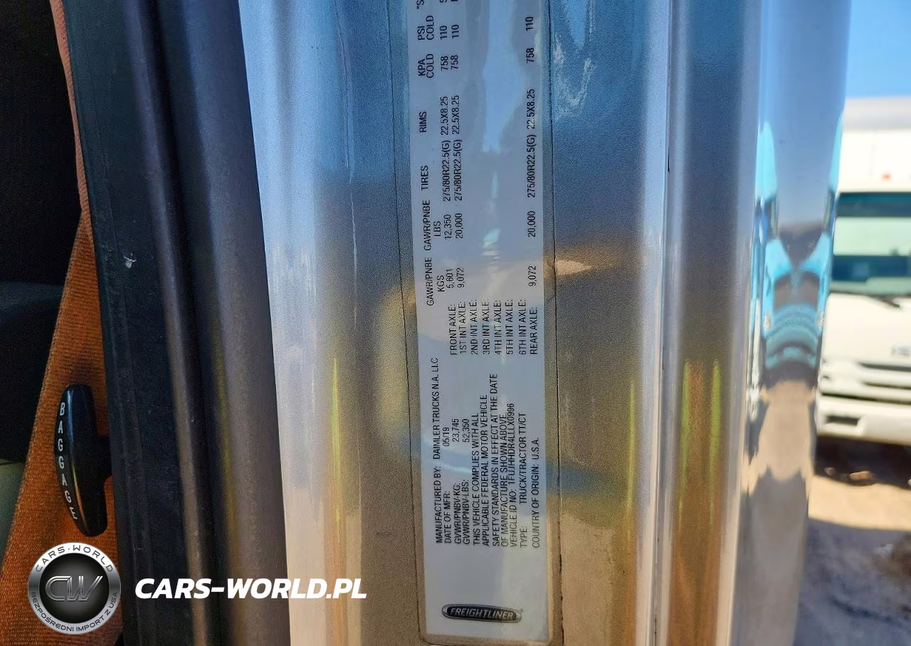 2020 Freightliner Cascadia 126" Sleeper Cab Semi Truck VIN:1FUJHHDR4LLLX0996 - 13
