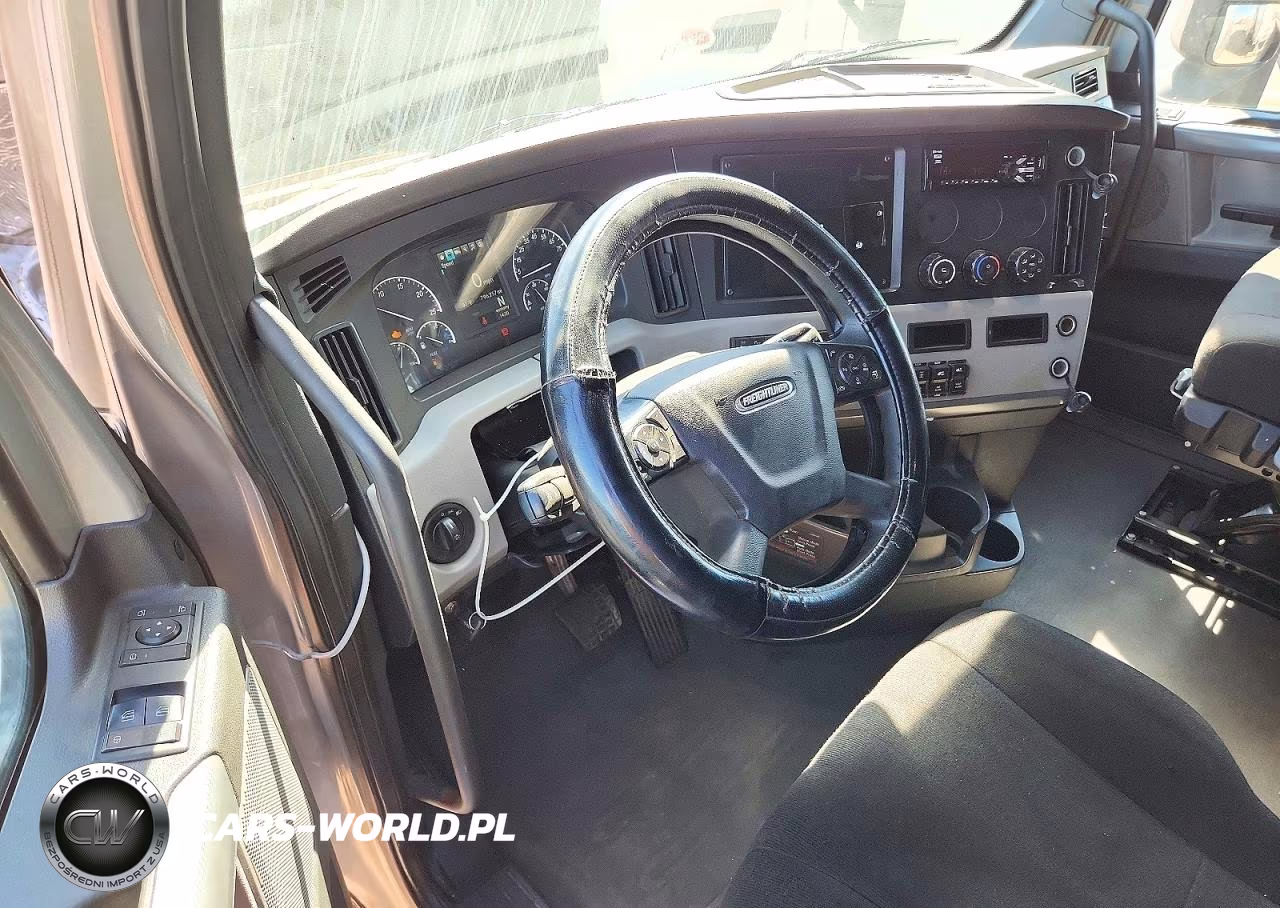 2020 Freightliner Cascadia 126" Sleeper Cab Semi Truck VIN:1FUJHHDR4LLLX0996 - 8