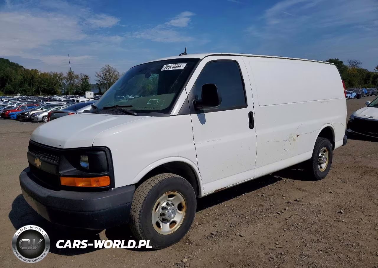 2015 Chevrolet Express 2500 Cargo Delivery Van – zdjęcie 1 z 13