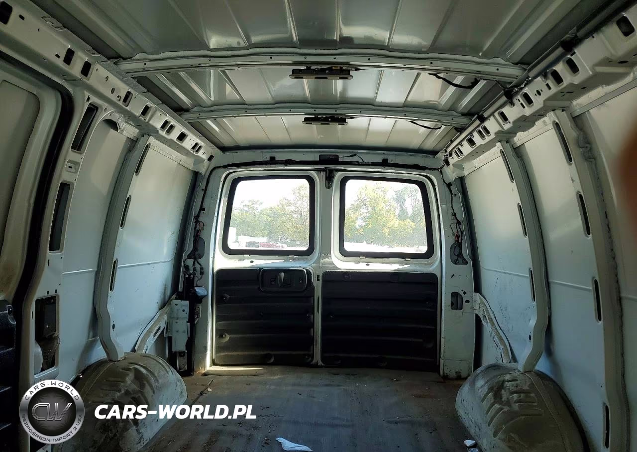 2015 Chevrolet Express 2500 Cargo Delivery Van VIN:1GCWGFFFXF1106740 - 10