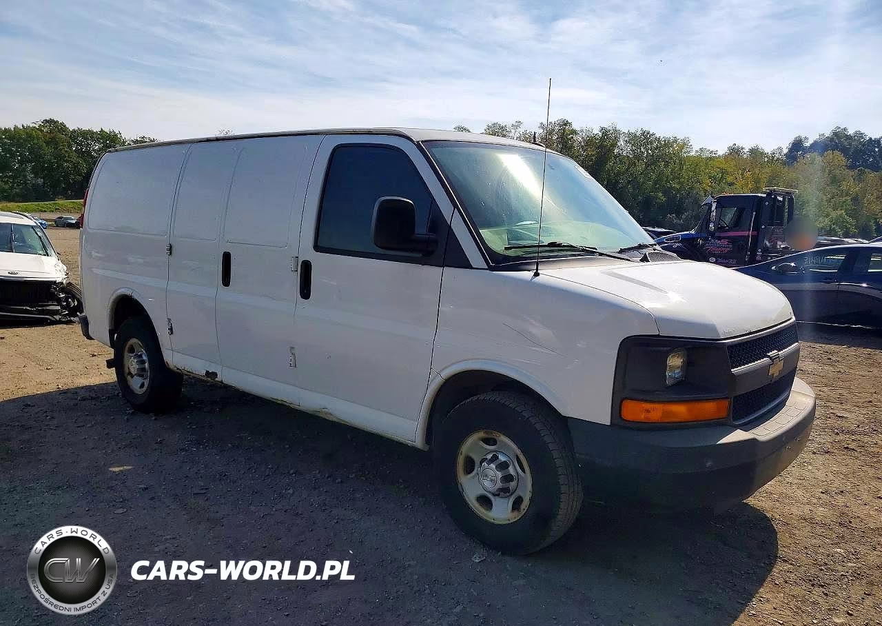 2015 Chevrolet Express 2500 Cargo Delivery Van VIN:1GCWGFFFXF1106740 - 4