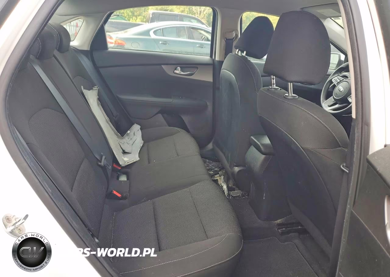 2021 Kia Forte Lxs VIN:3KPF24AD7ME284589 - 10