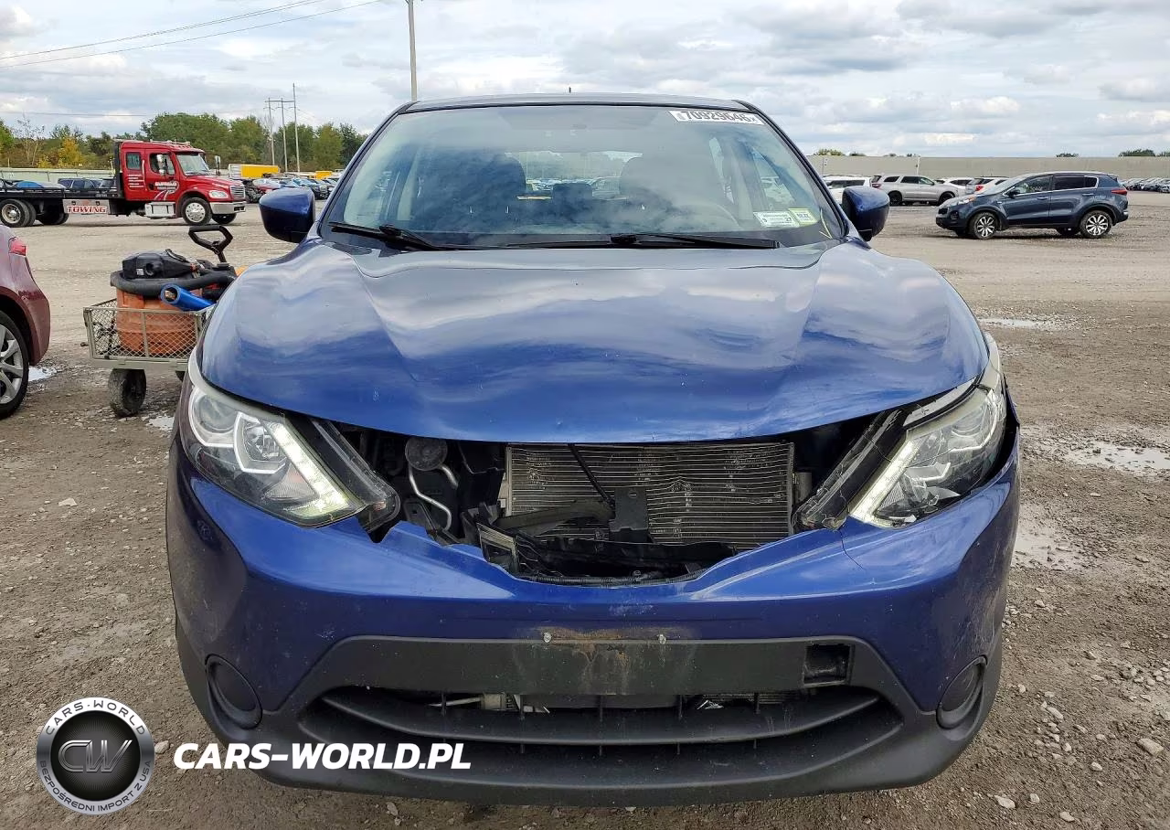 2018 Nissan Rogue Sport S VIN:JN1BJ1CPXJW105666 - 5
