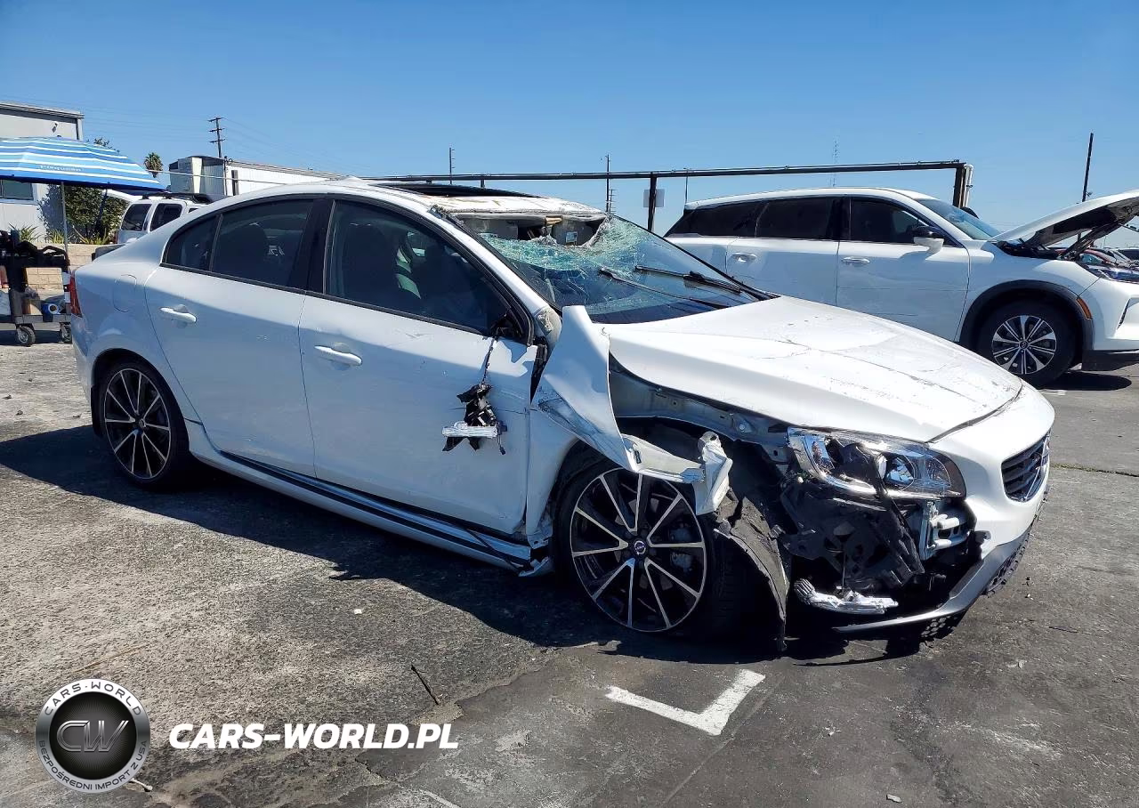 2017 Volvo S60 VIN:YV126MFL9H2439255 - 4
