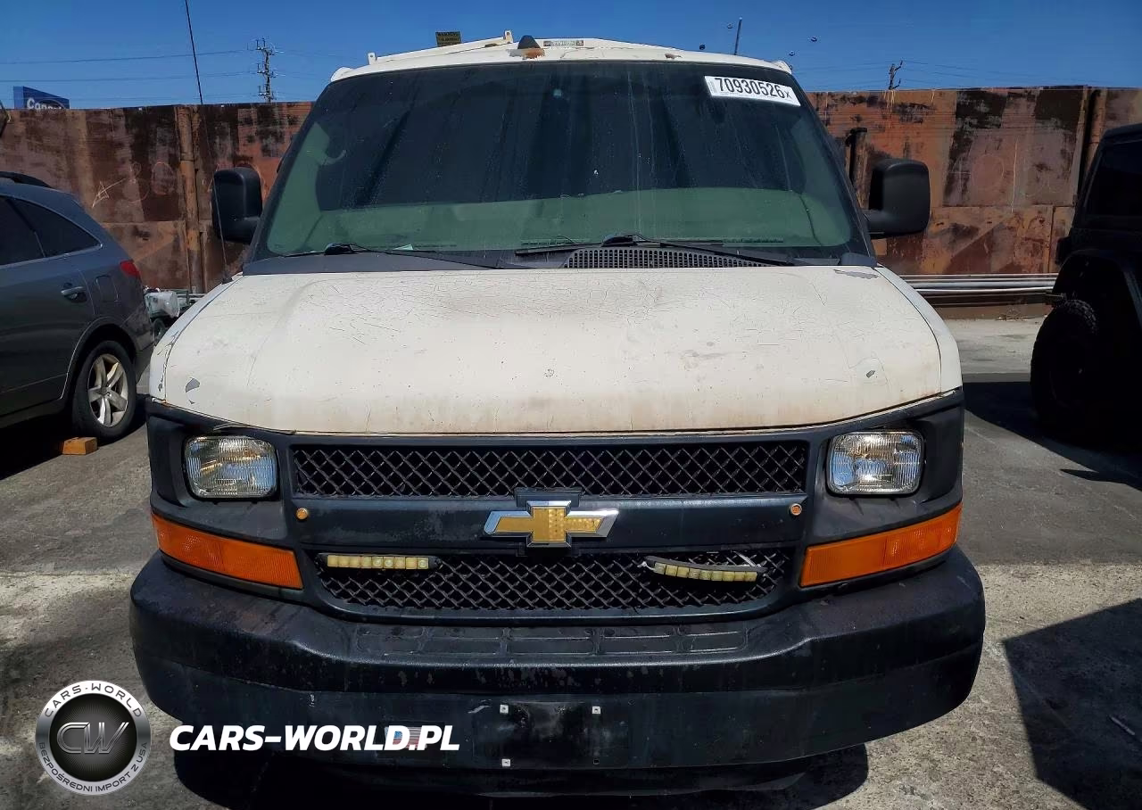 2011 Chevrolet Express G2500 VIN:1GCWGFCB5B1129323 - 5