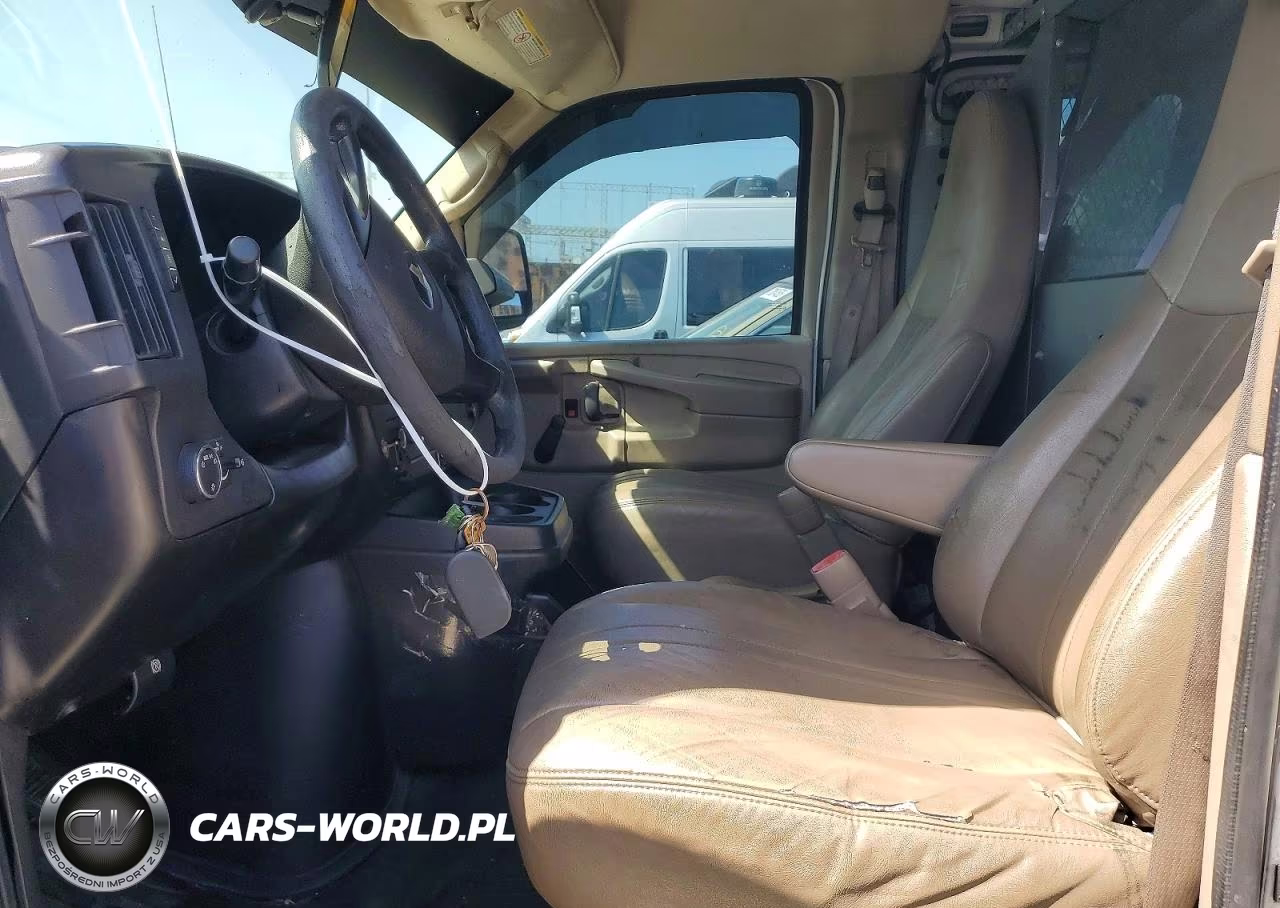 2011 Chevrolet Express G2500 VIN:1GCWGFCB5B1129323 - 7