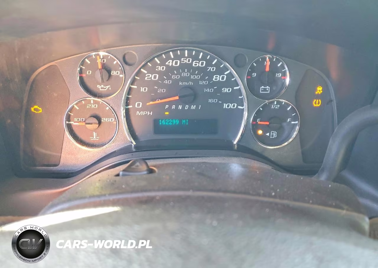 2011 Chevrolet Express G2500 VIN:1GCWGFCB5B1129323 - 9