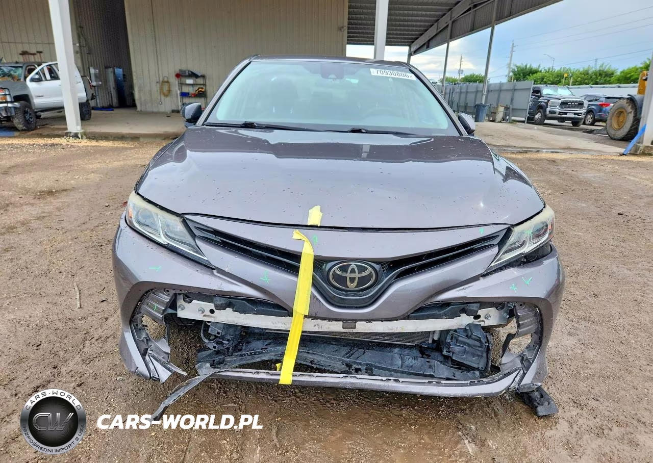 2020 Toyota Camry Le VIN:4T1C11AKXLU877569 - 5
