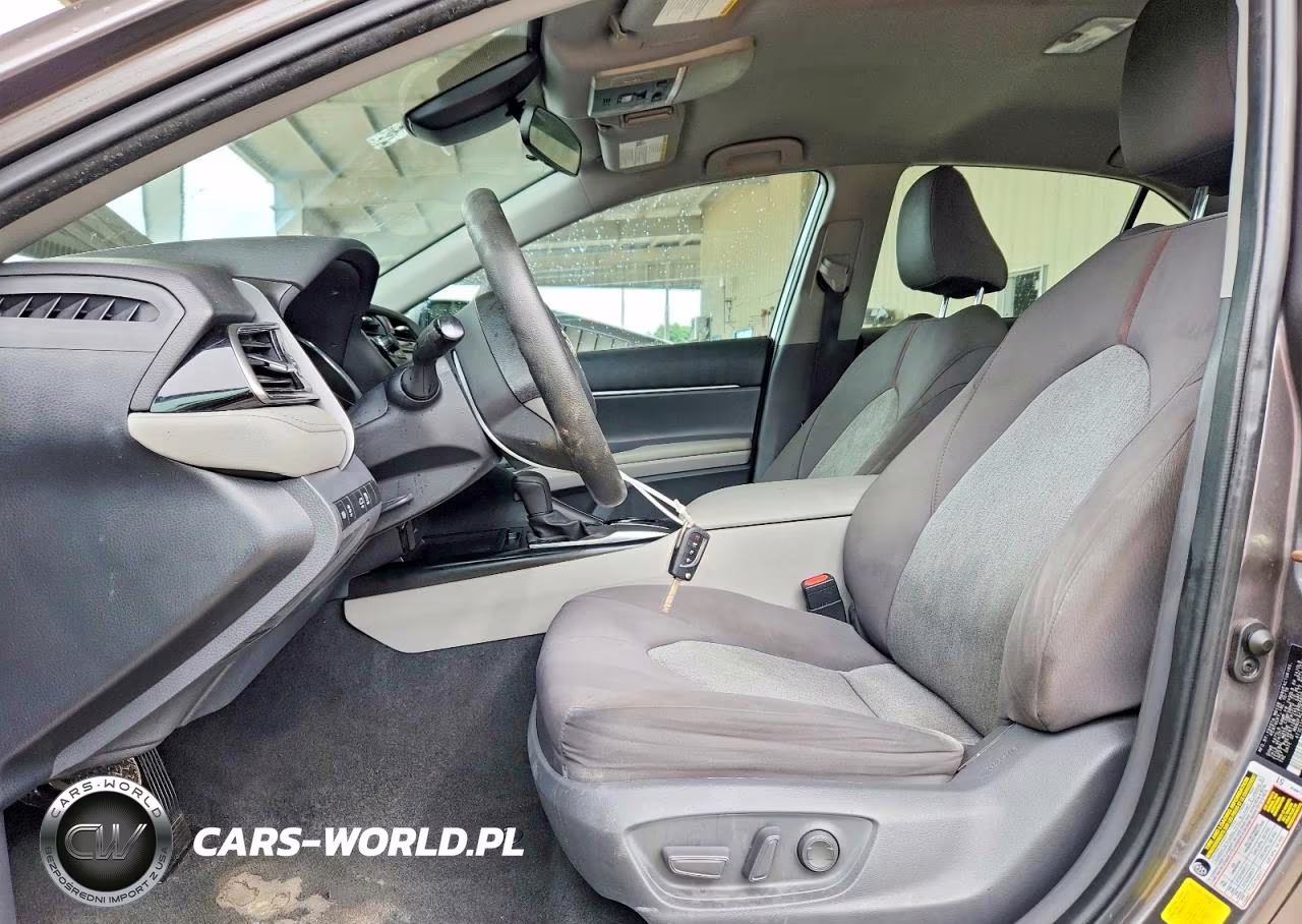 2020 Toyota Camry Le VIN:4T1C11AKXLU877569 - 7