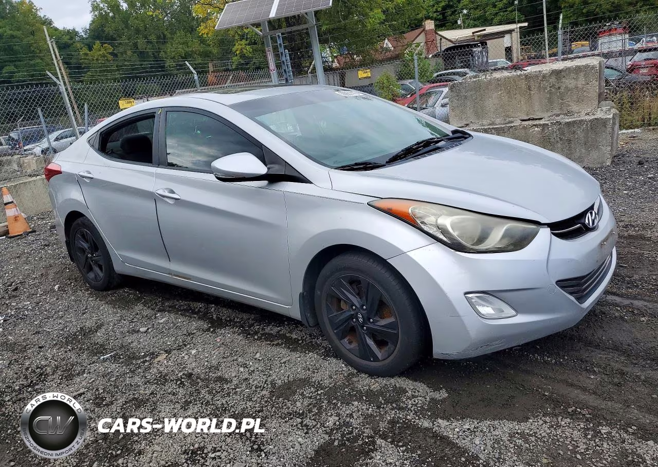 2012 Hyundai Elantra Limited VIN:KMHDH4AE2CU309912 - 4