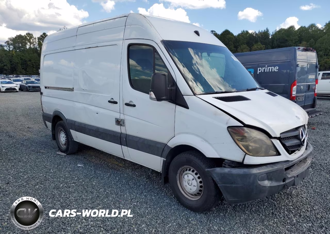 2010 Mercedes-Benz Sprinter 2500 VIN:WD3PE7CC5A5472210 - 4