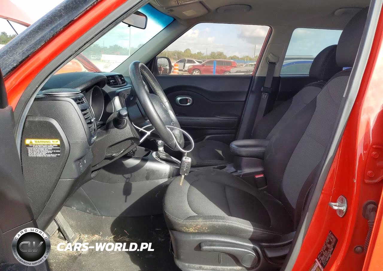 2017 Kia Soul + VIN:KNDJP3A5XH7477565 - 7