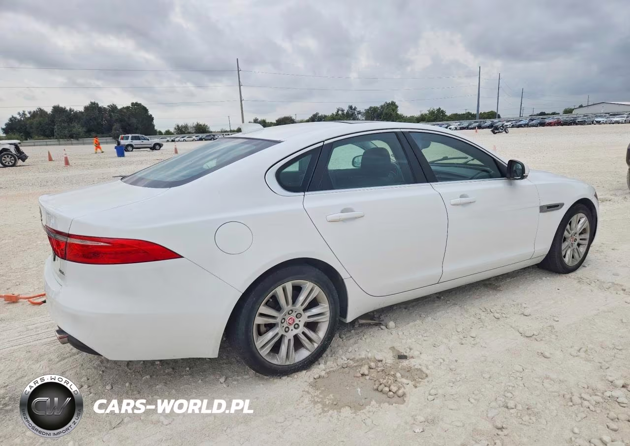2017 Jaguar Xf VIN:SAJBR4BV4HCY27252 - 3