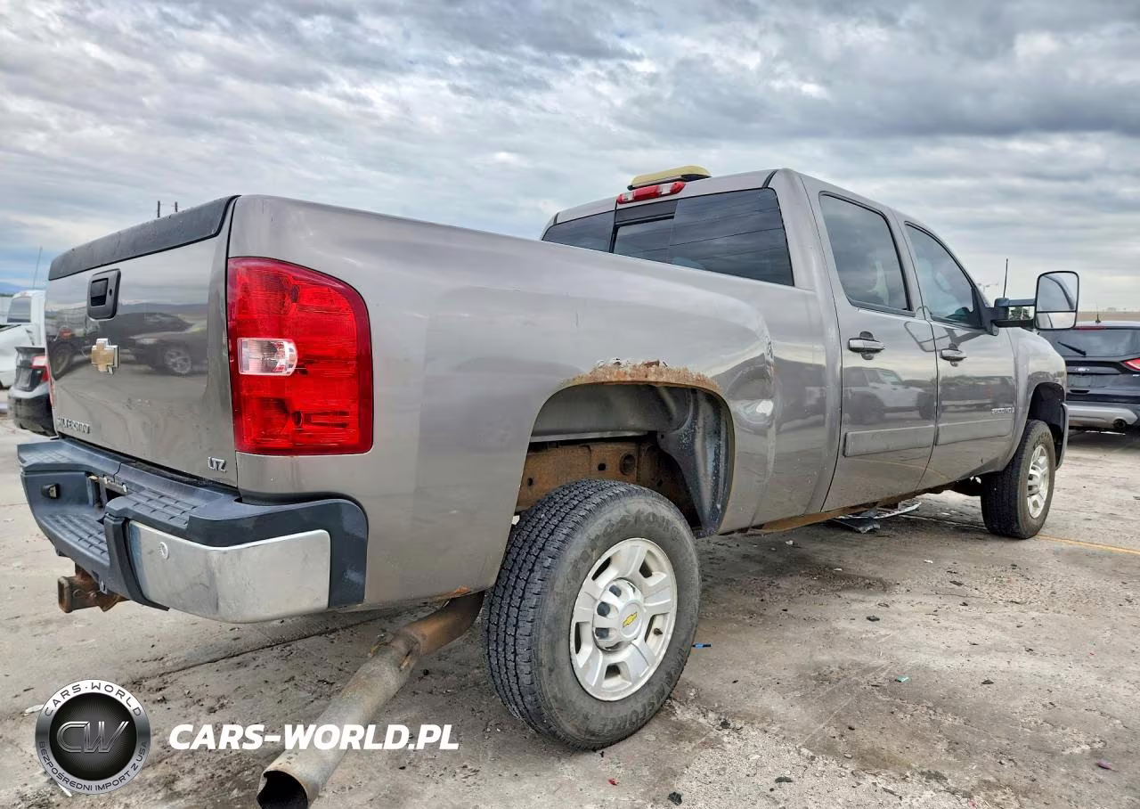 2008 Chevrolet Silverado K2500 Heavy Duty VIN:1GCHK23698F125970 - 3