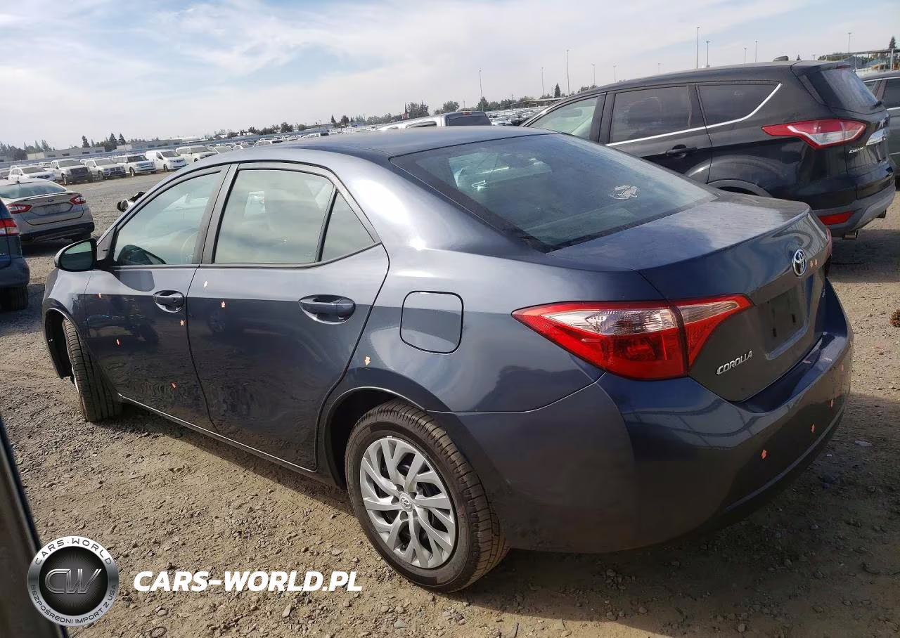 2017 Toyota Corolla Le VIN:5YFBURHE3HP723215 - 2