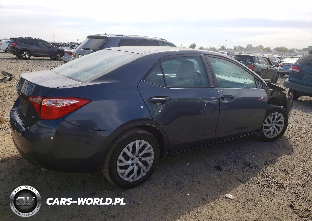 2017 Toyota Corolla Le VIN:5YFBURHE3HP723215 - 3