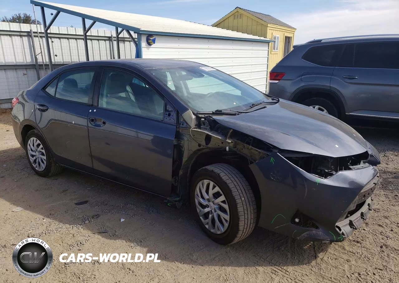 2017 Toyota Corolla Le VIN:5YFBURHE3HP723215 - 4