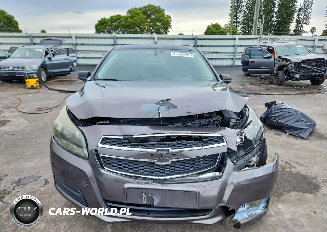 2013 Chevrolet Malibu Ls VIN:1G11B5SA6DF250064 - 5