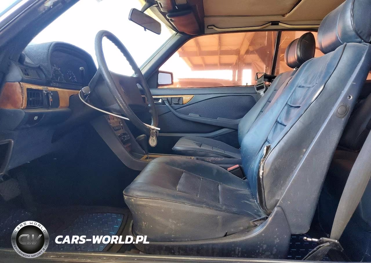 1982 Mercedes-Benz 380 Sec VIN:WDBCA43A5CB000752 - 7
