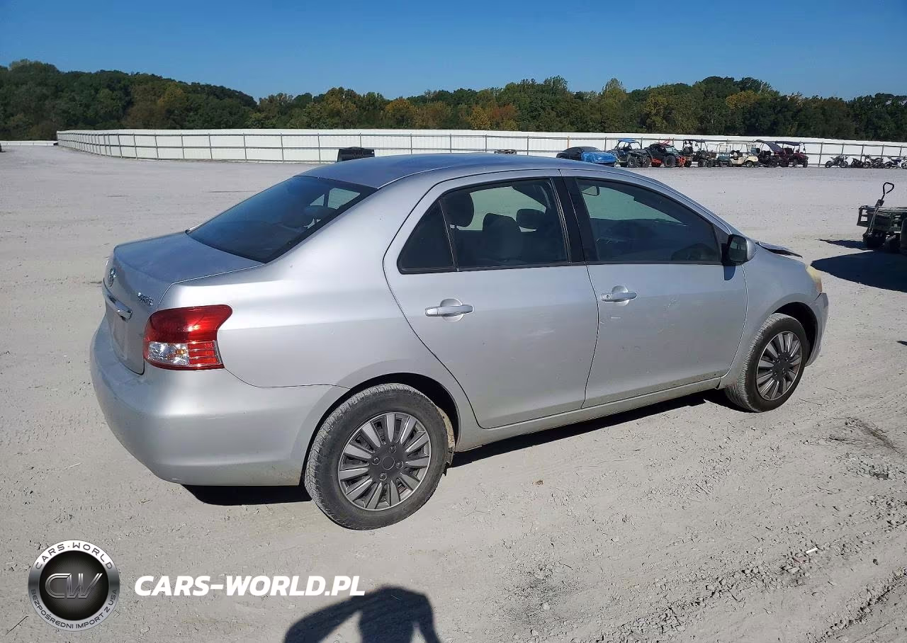2011 Toyota Yaris Base VIN:JTDBT4K33B4082980 - 3