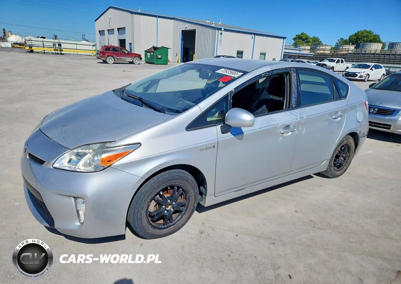 2015 Toyota Prius Two VIN:JTDKN3DU8F0445538 - 1