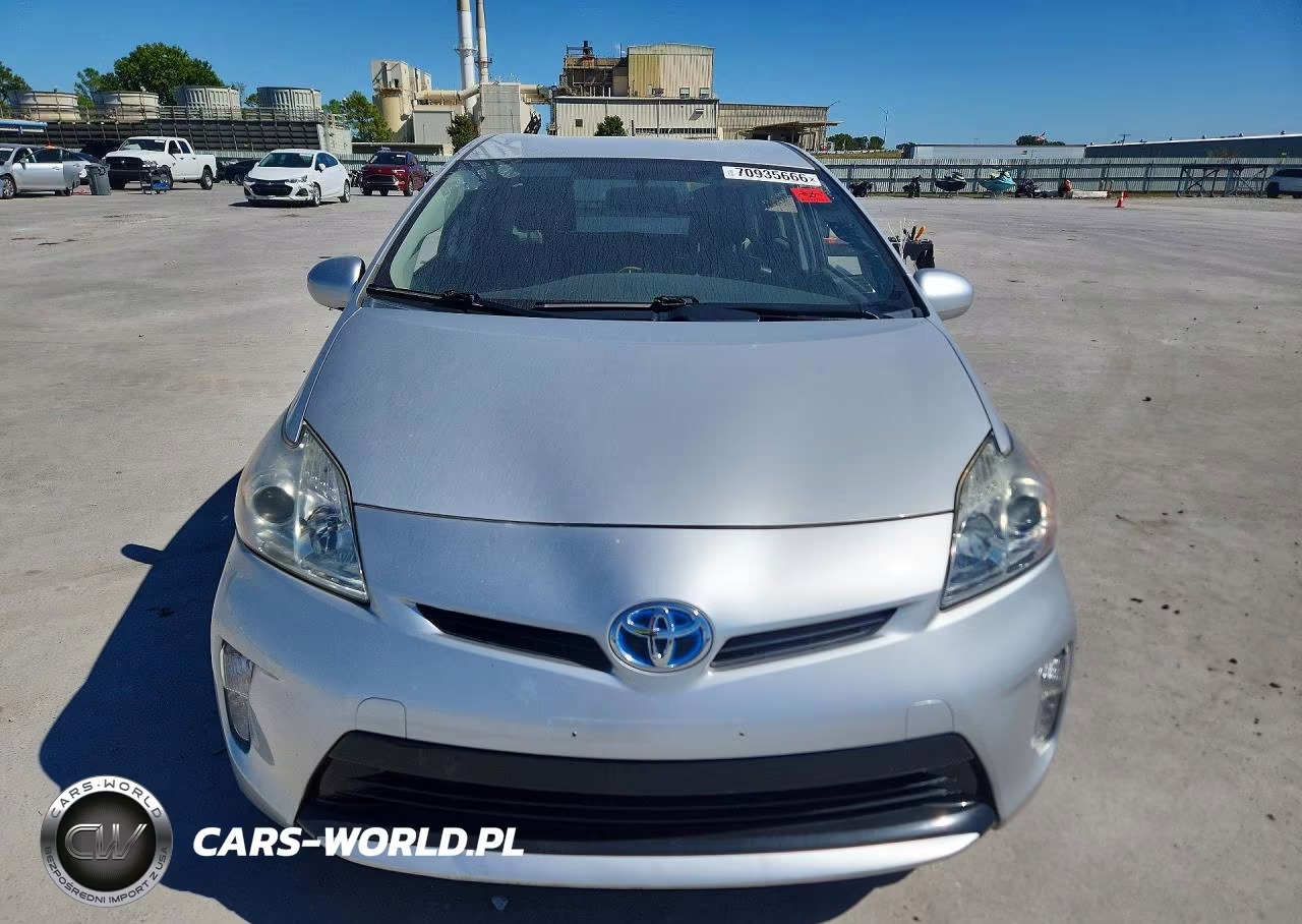 2015 Toyota Prius Two VIN:JTDKN3DU8F0445538 - 5