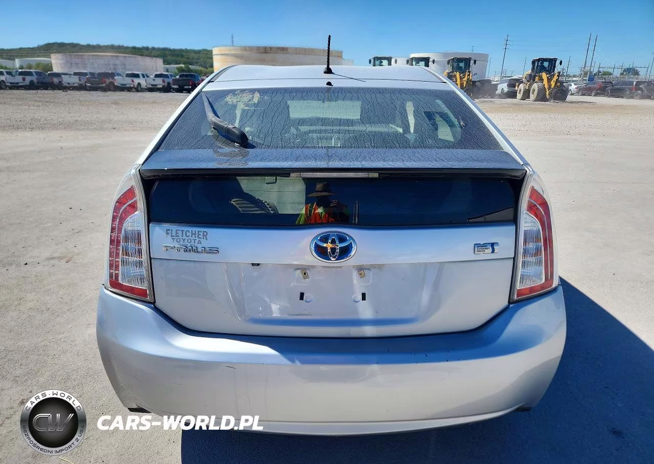 2015 Toyota Prius Two VIN:JTDKN3DU8F0445538 - 6