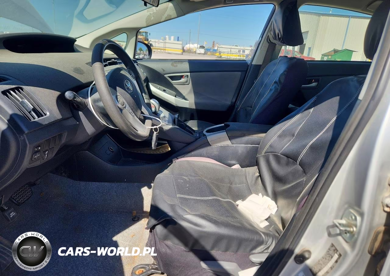 2015 Toyota Prius Two VIN:JTDKN3DU8F0445538 - 7