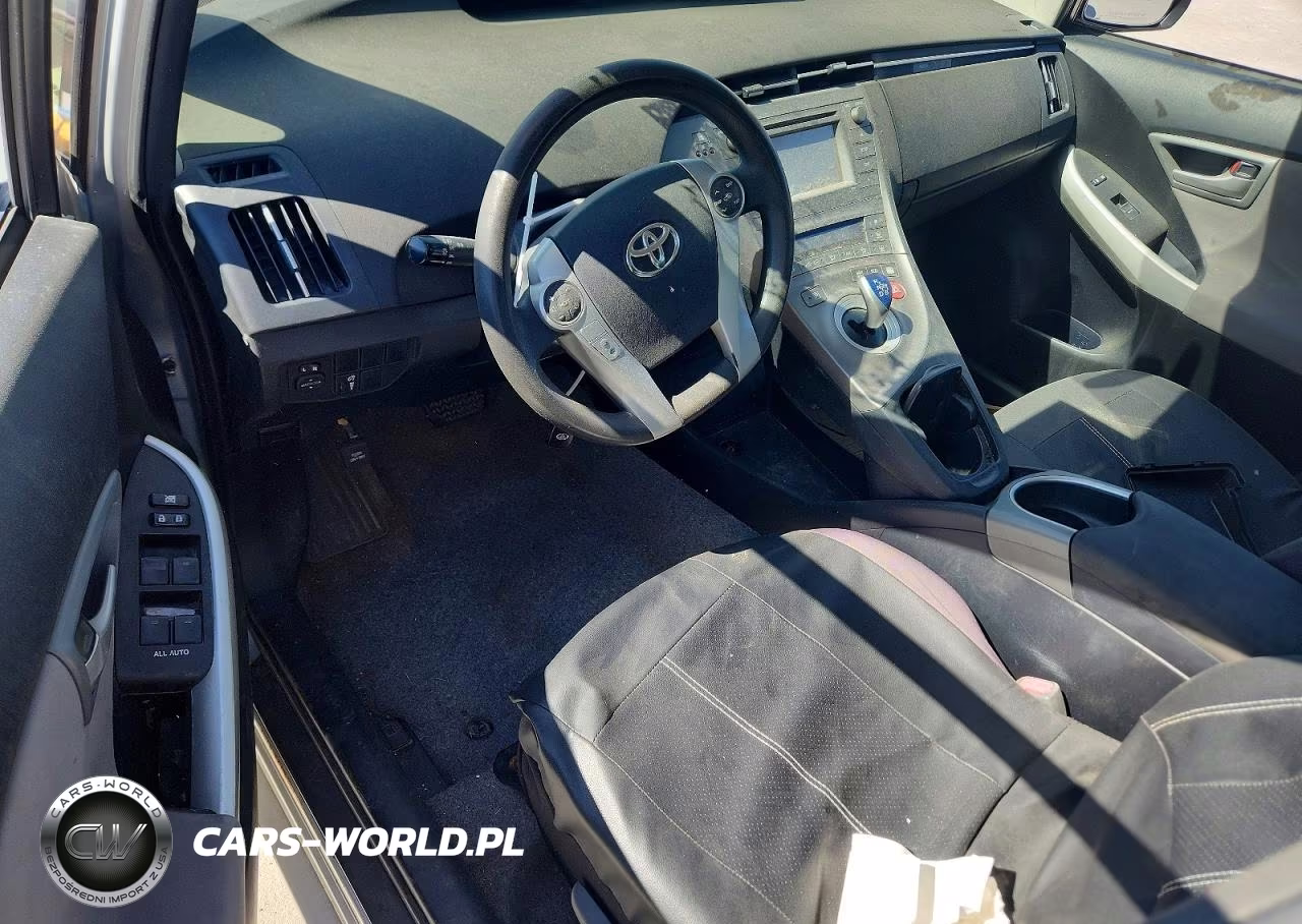 2015 Toyota Prius Two VIN:JTDKN3DU8F0445538 - 8