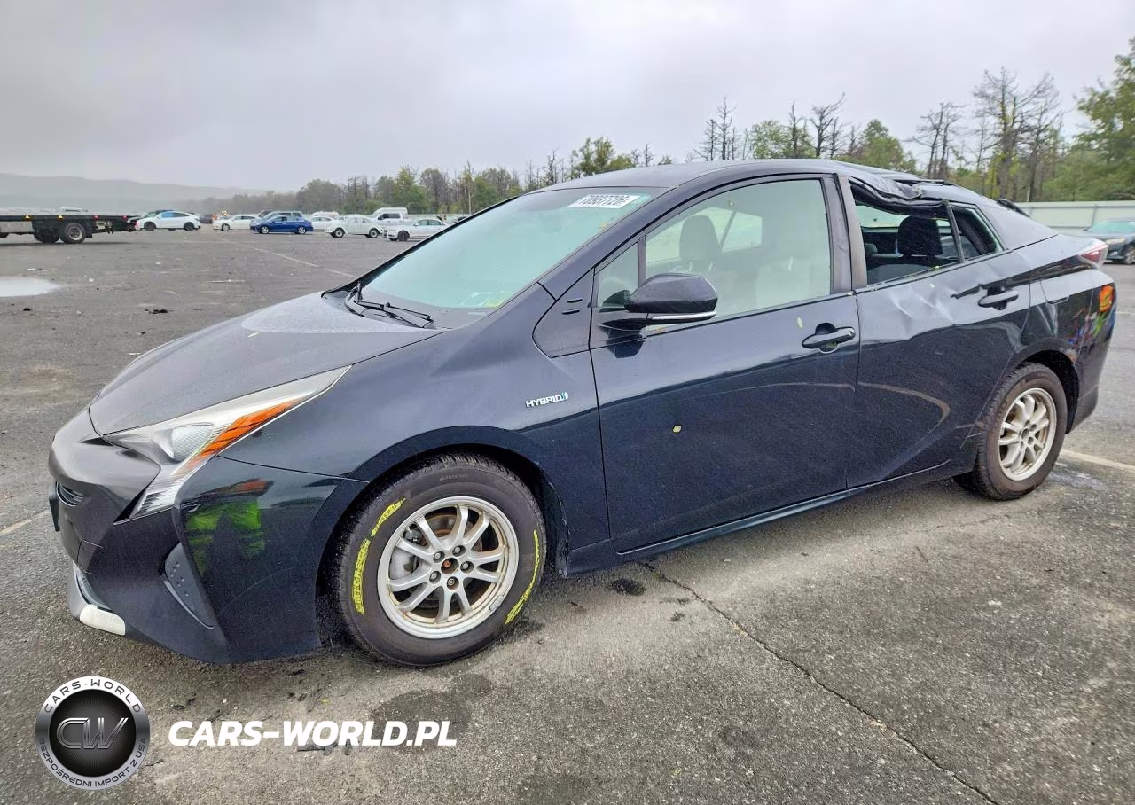 2016 Toyota Prius Three