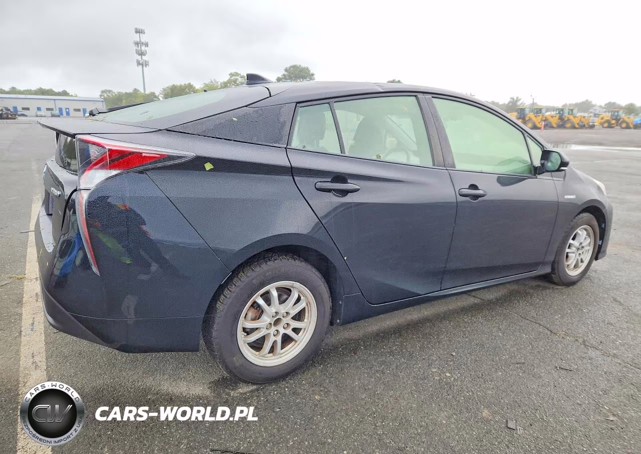 2016 Toyota Prius Three VIN:JTDKARFU7G3520838 - 3