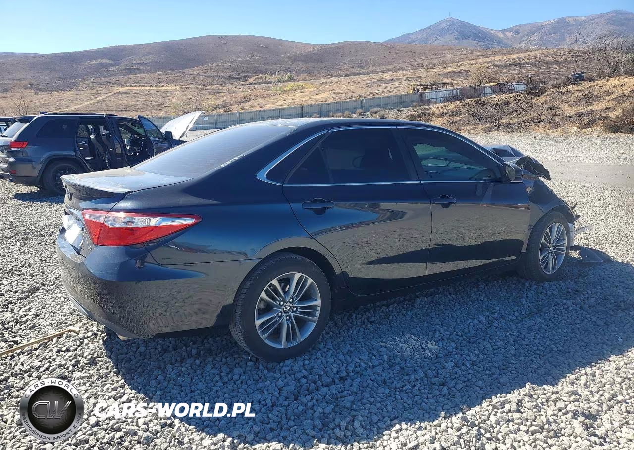 2016 Toyota Camry Se VIN:4T1BF1FK8GU196225 - 3