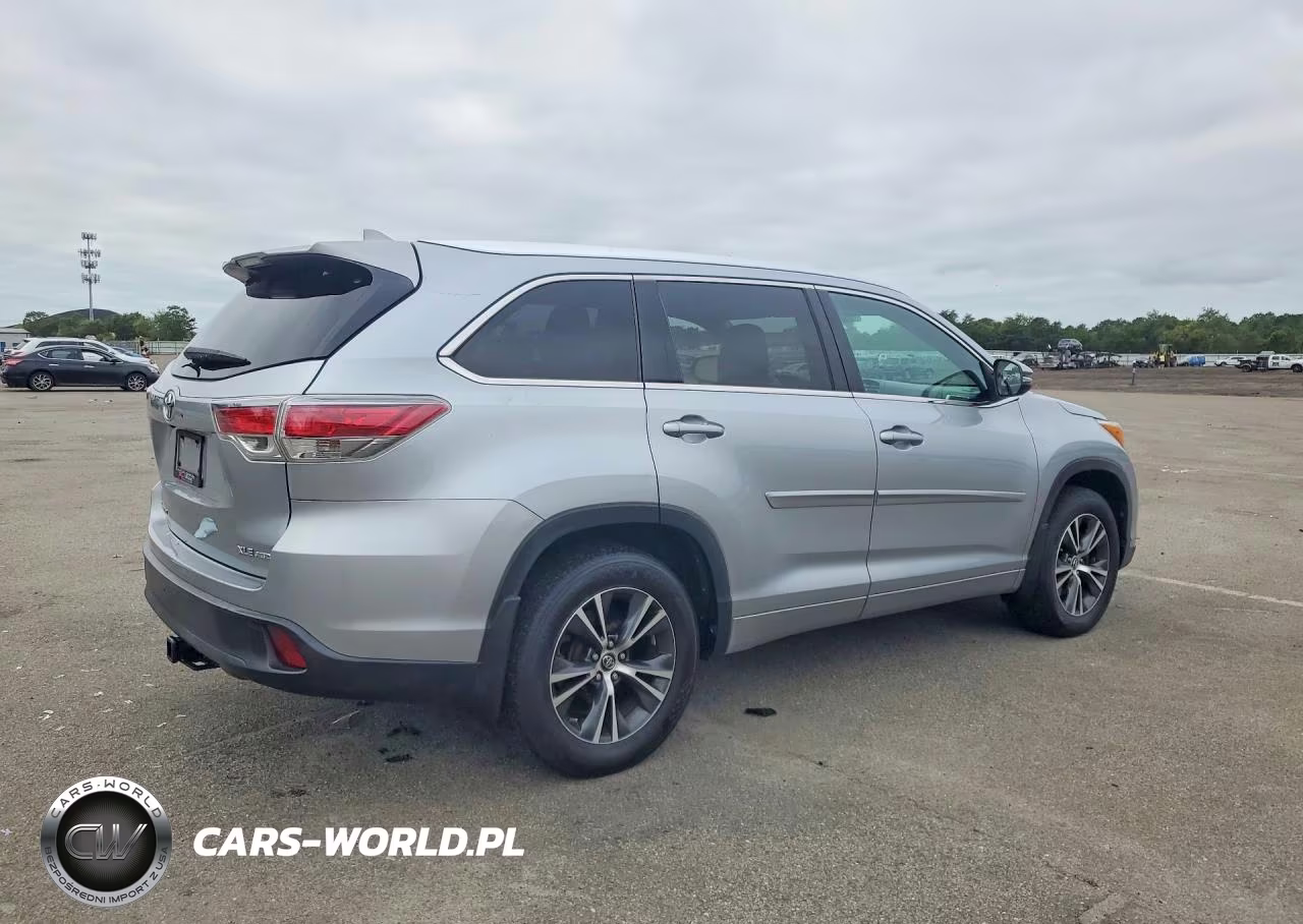 2016 Toyota Highlander Xle VIN:5TDJKRFH2GS324333 - 3
