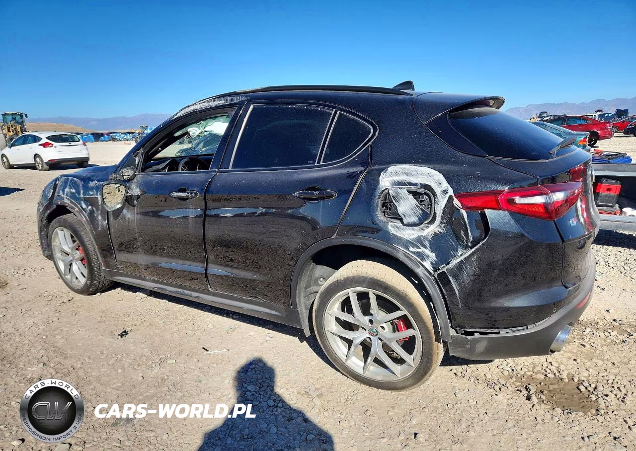 2018 Alfa Romeo Stelvio Ti Sport VIN:ZASFAKNN7J7B82450 - 2
