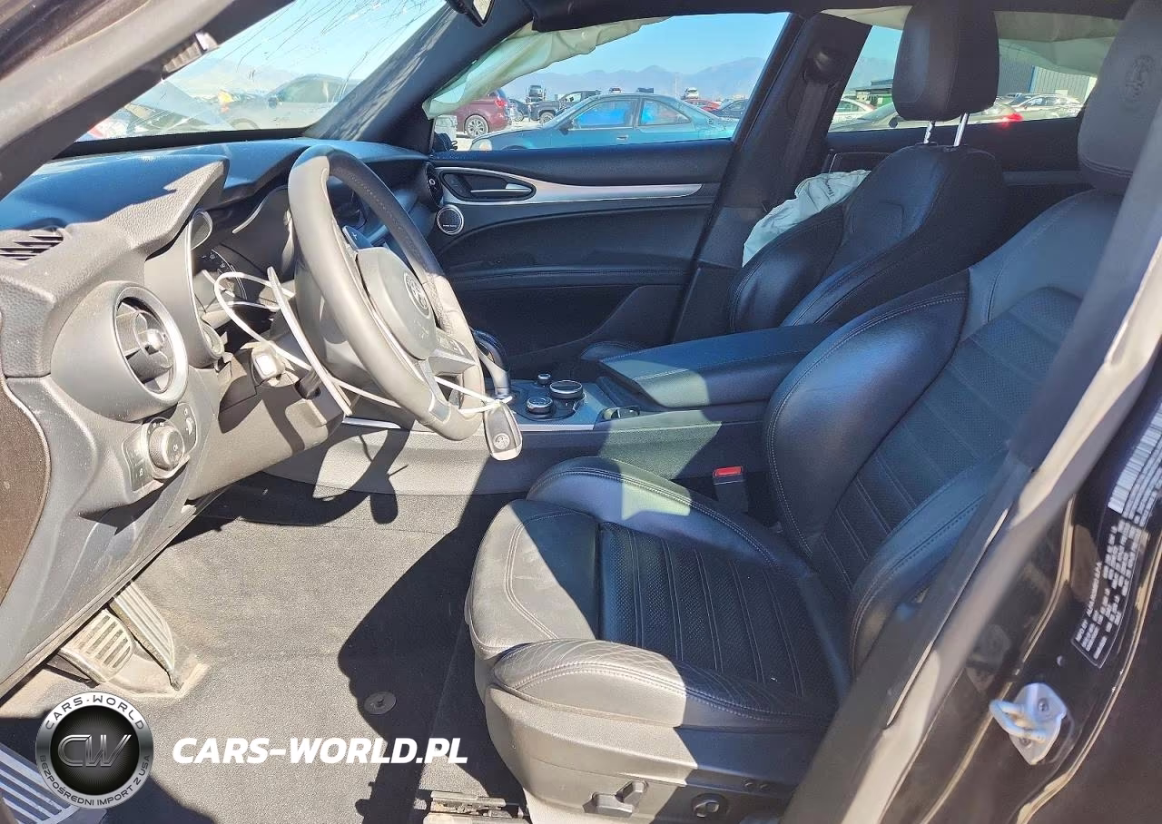 2018 Alfa Romeo Stelvio Ti Sport VIN:ZASFAKNN7J7B82450 - 7
