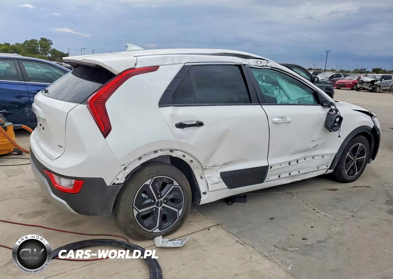 2026 Kia Niro Lx VIN:KNDCP3LE6T5367333 - 3