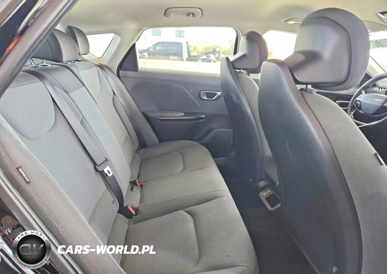 2025 Kia K4 Lxs VIN:3KPFT4DE3SE005928 - 10