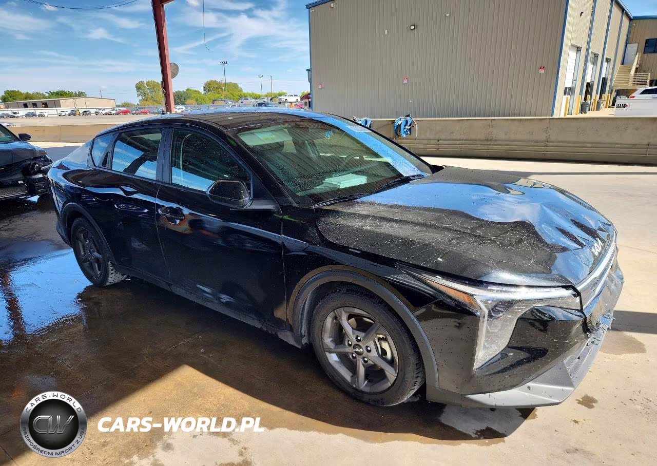 2025 Kia K4 Lxs VIN:3KPFT4DE3SE005928 - 4